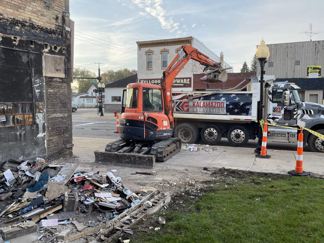 Kalamazoo Excavation crews demo a commercial building in Dowagiac, Michigan.